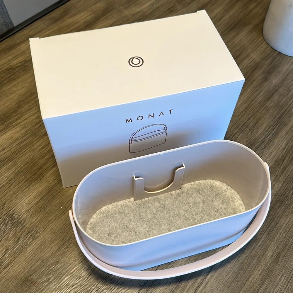 •NEW•Monat Travel Case & Mirror